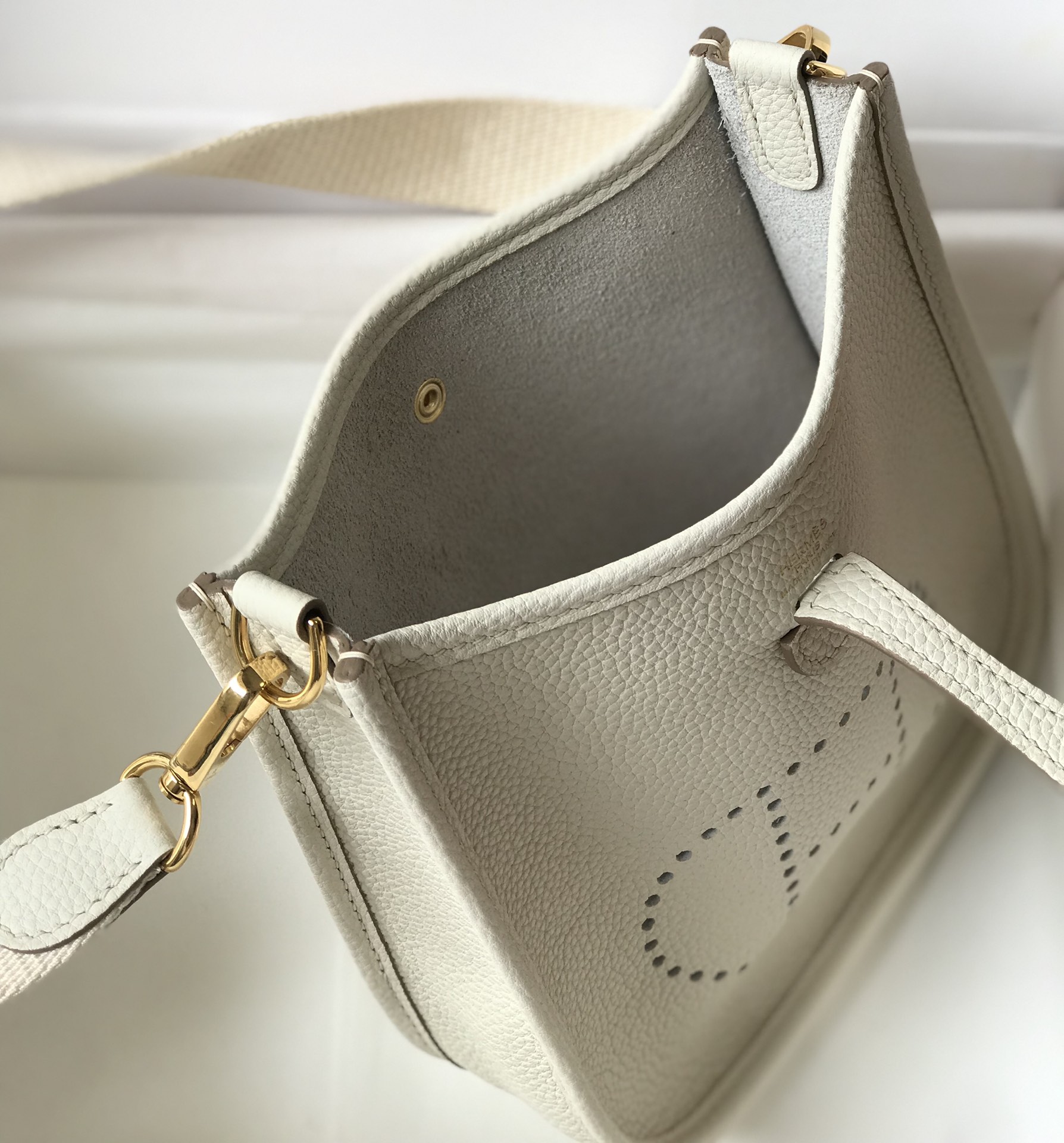 Hermes Evelyne 16 Amazone TPM Shoulder Bag In White Clemence Leather